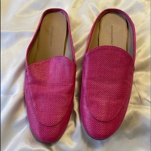 Banana Republic Fuchsia Mule. Size 101/2. Very good condition